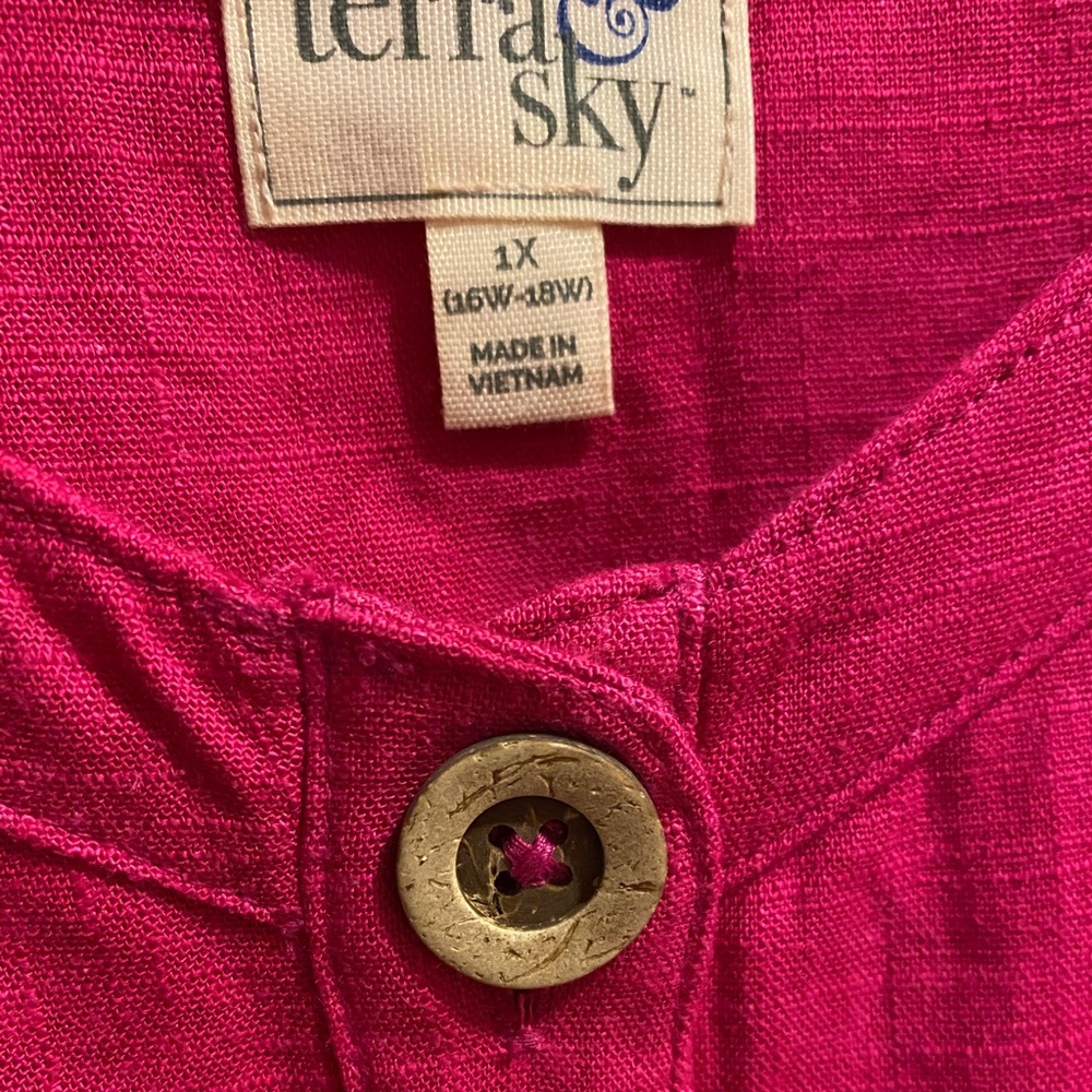 Tara & Sky Button Front Tank - Picture 3 of 4